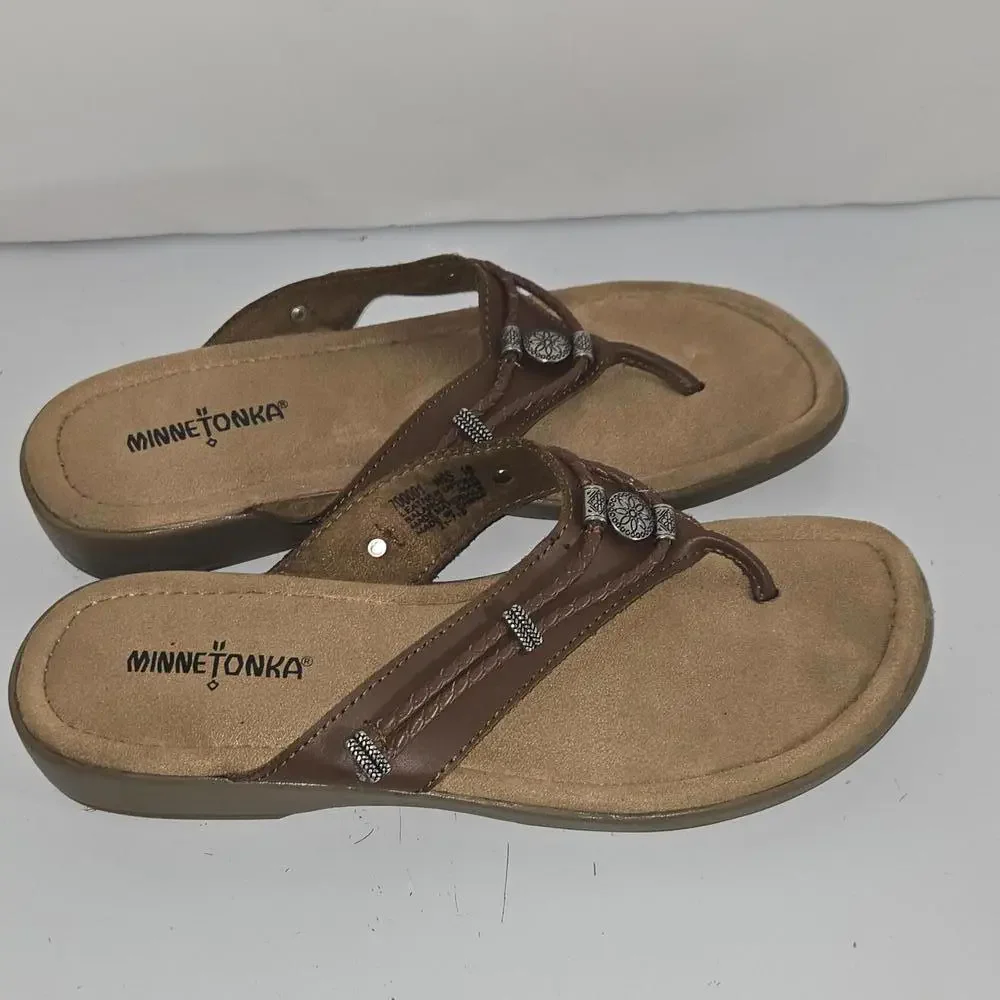 0307‎ Minnetonka Silverthorn Flip Flop Sandals Womens Size 10